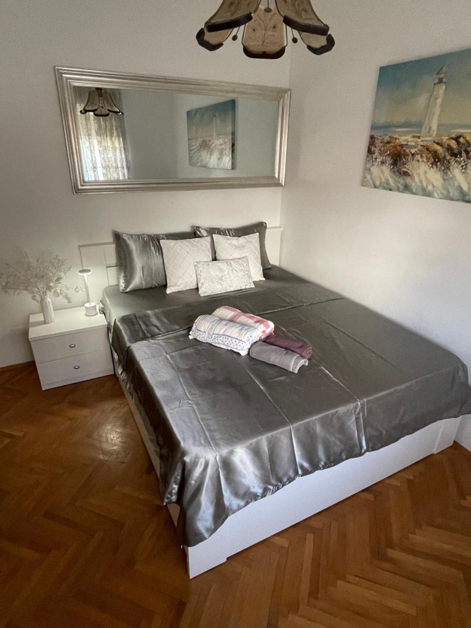 Apartman Luka + Free Parking Apartment Zadar Ngoại thất bức ảnh